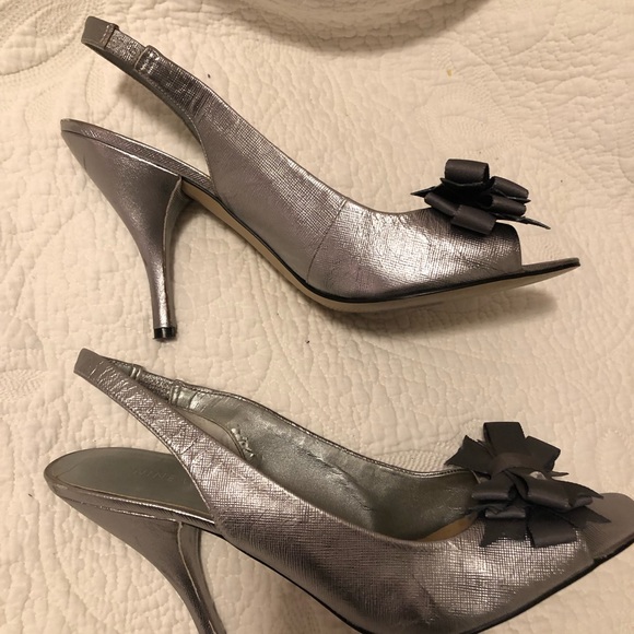 Nine West size 9M silver heels - Picture 1 of 11